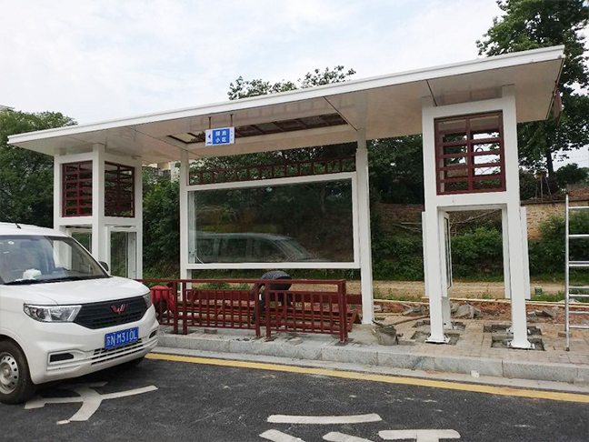湖南嶽（yuè）陽（yáng）市公交站台交付	