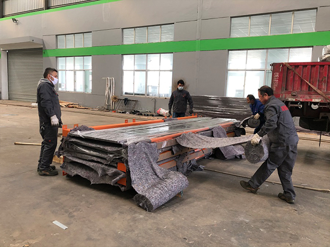 江西鷹潭公交候車亭（tíng）	