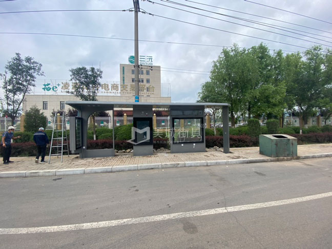 供應（yīng）遼寧公交候車亭（tíng）安裝完畢