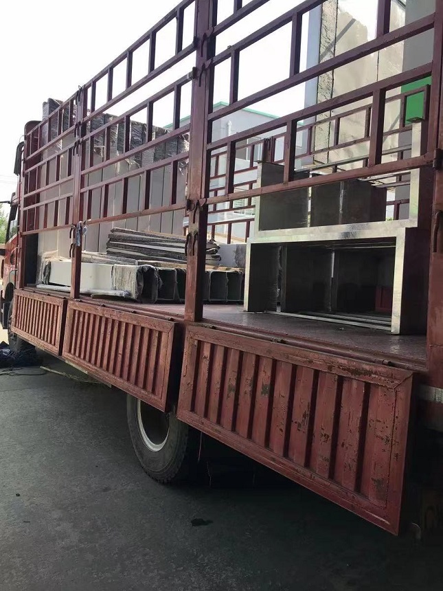 候（hòu）車亭發貨圖