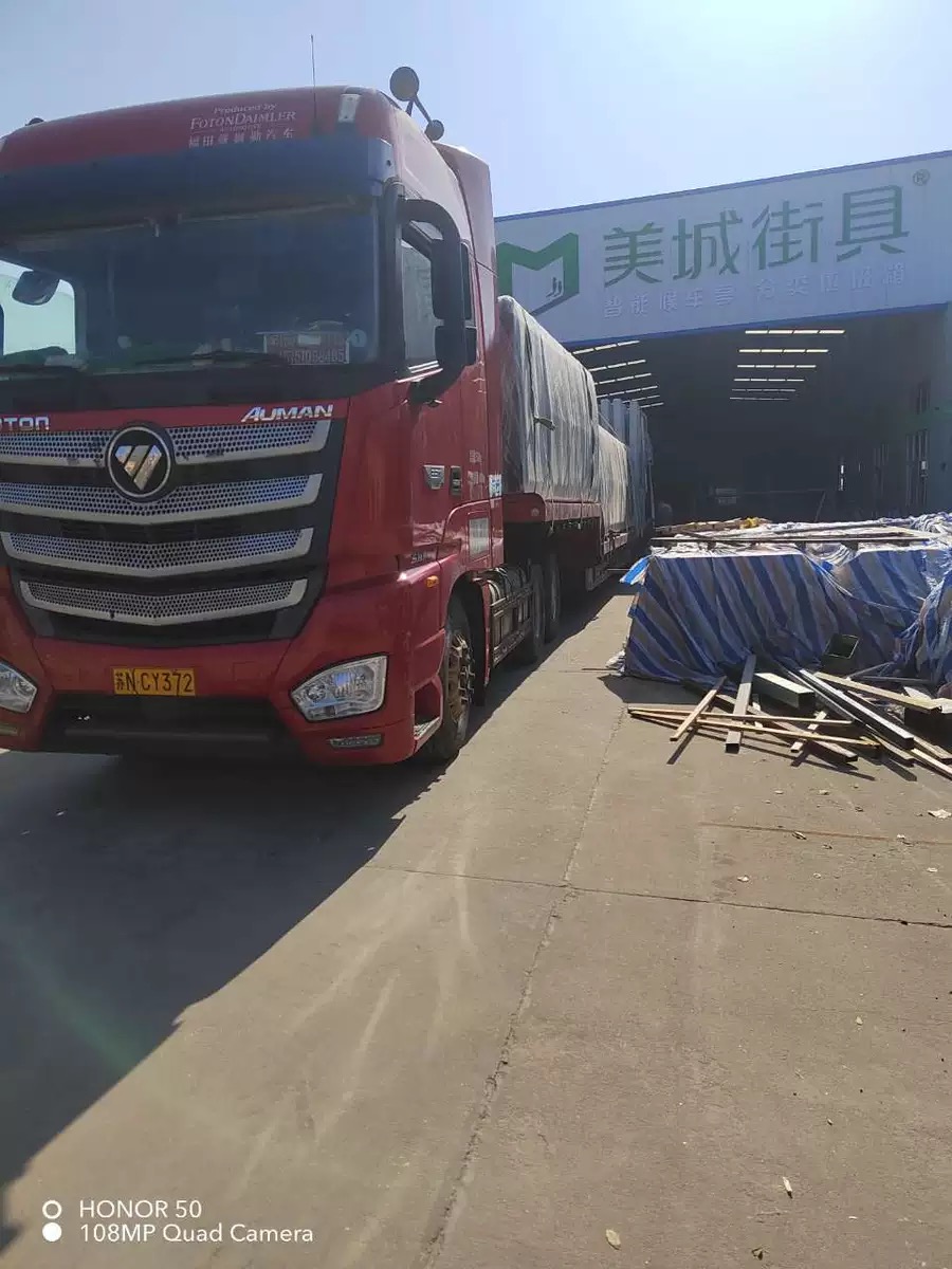 惠安第二批公交站（zhàn）台發貨