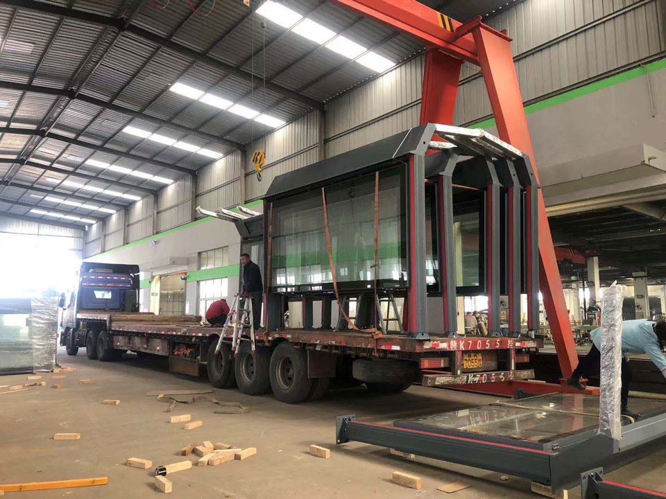 2021.11.2391抖阴下载_候（hòu）車亭發（fā）往武漢的公交站台第三車發貨（huò）記錄
