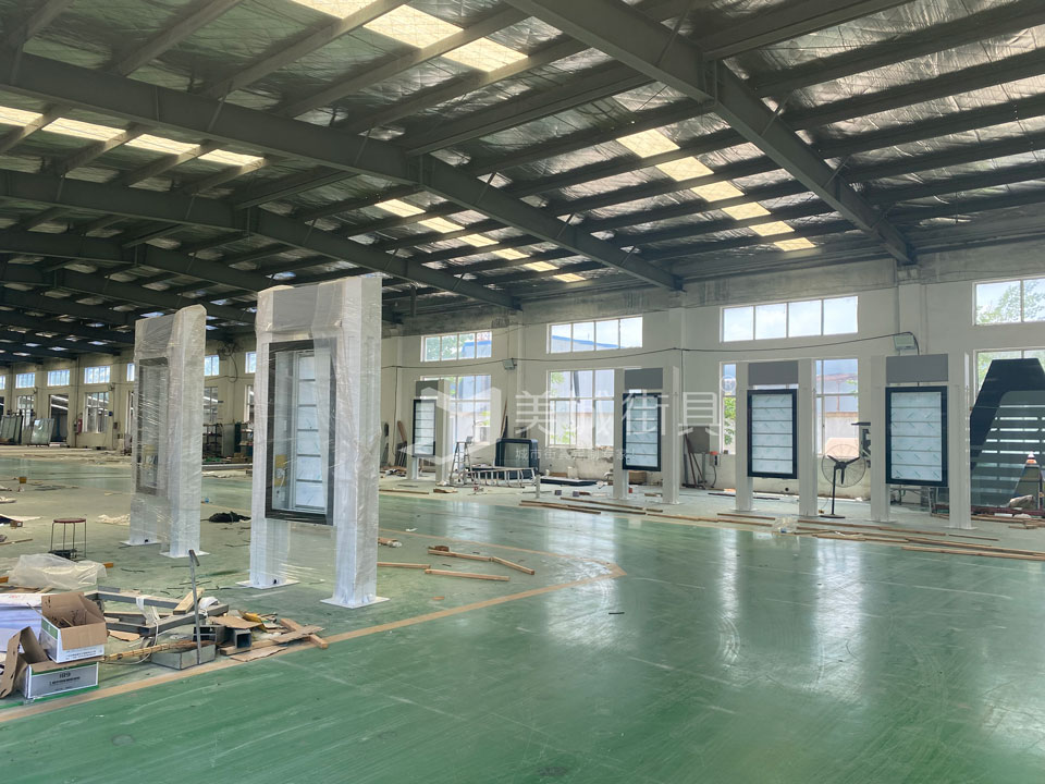 2022.7.1號91抖阴下载_街具供應徐州公交候車亭發（fā）貨（huò）現場