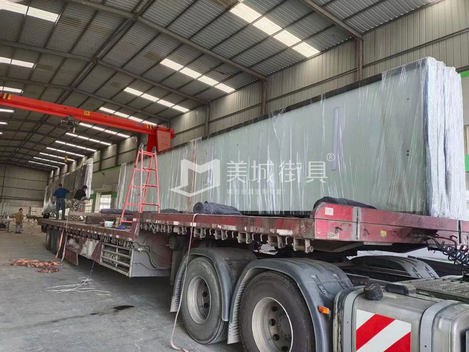 2022.9.2191抖阴下载_街具供應蘇（sū）州公交車候車亭（tíng）發貨（huò）現場